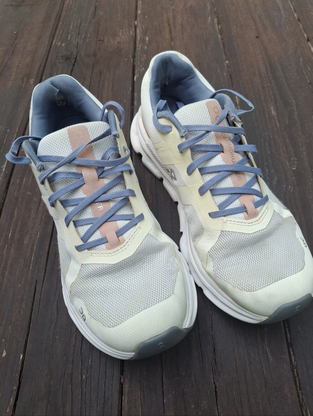 On Cloudrunner 2 Womens Size 9 - Picture 13 of 16